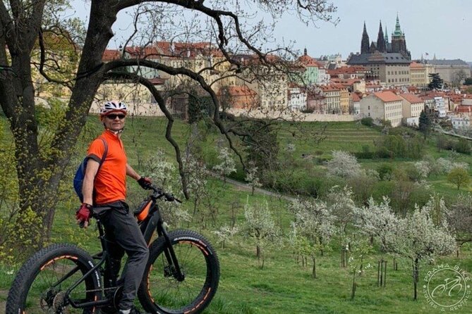 FAT TIRE E-BIKE GREAT TOUR - river, parks & panoramic views tour - Rain plans, smart casual dress, and how to time your Prague day