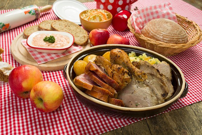 Folklore Dinner with Unlimited Drinks 4course Menu - New Year’s Eve option on 31.12., DJ and midnight Prosecco toast