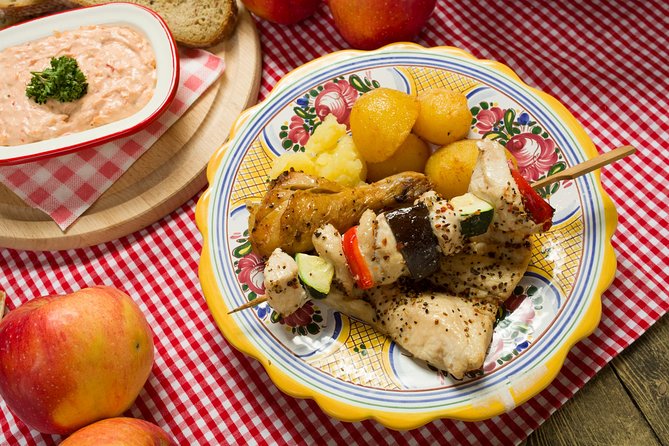 Folklore Dinner with Unlimited Drinks 4course Menu - Should you book, value and fit