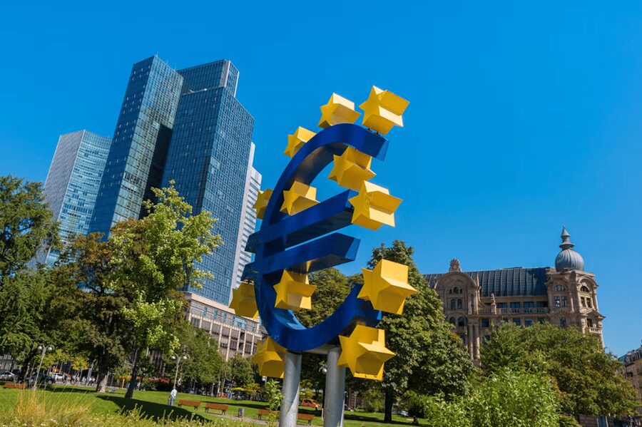 Frankfurt: Guided tour of Frankfurt - Starting point to first landmark: getting your bearings quickly