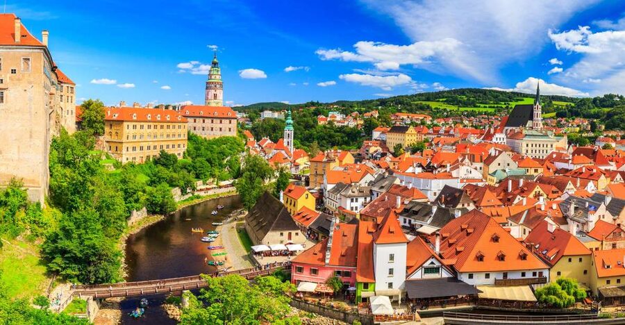 From Prague: Full-Day Trip to Český Krumlov - Castle Grounds and That Baroque Theater Moment