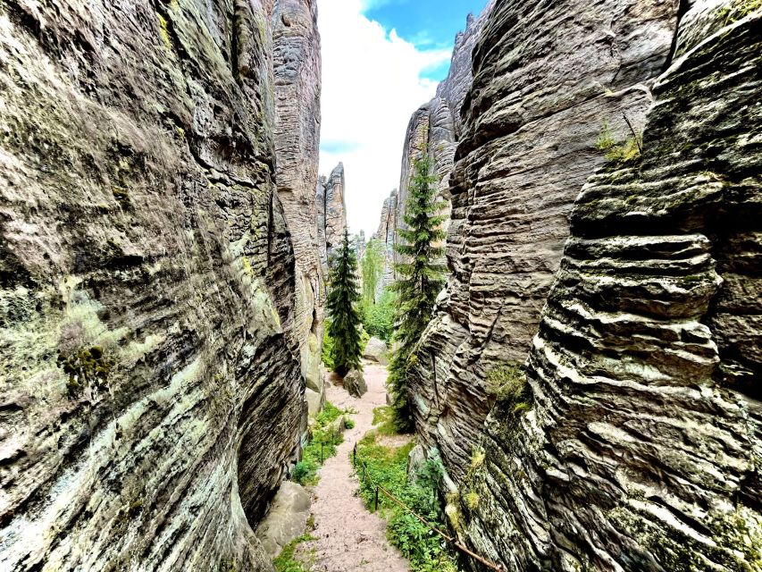 From Prague: Hike, Castle and Brewery in Bohemian Paradise - Prachov Rocks: the 3.5 km sandstone labyrinth hike (rain or shine)