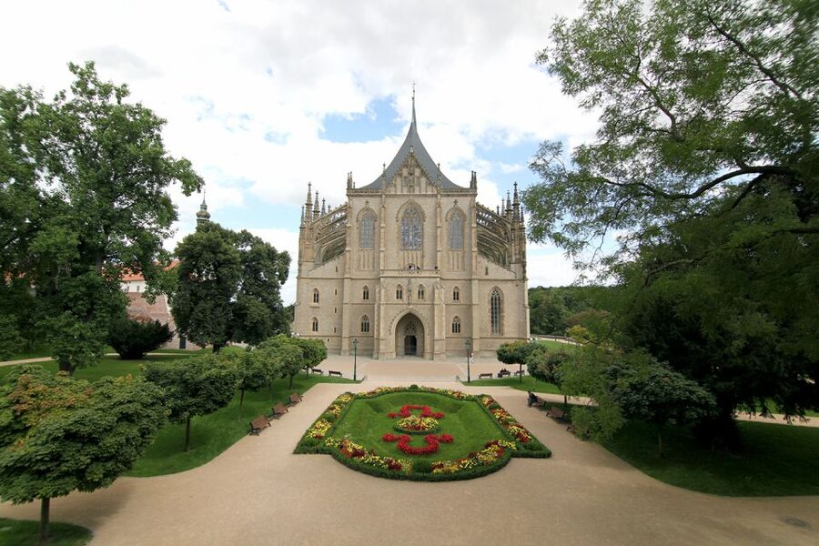 From Prague: Kutna Hora and Bone Chapel Tour - Price and value: what $823 per group really buys