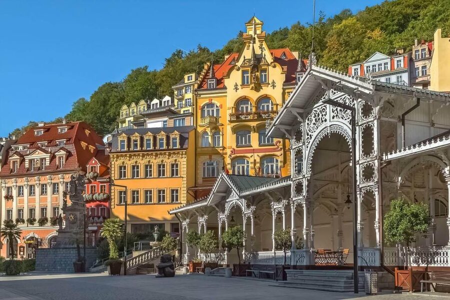 From Prague: One day trip to Karlovy Vary - Spa Colonnades Walk: Mlýnská and Tržní Colonnades