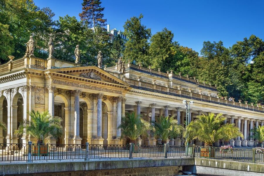From Prague: Private Karlovy Vary & Crystal Factory Tour - Key highlights worth planning around