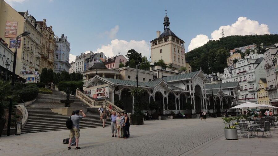 From Prague: Private Karlovy Vary & Crystal Factory Tour - How the price works for a private group up to 3