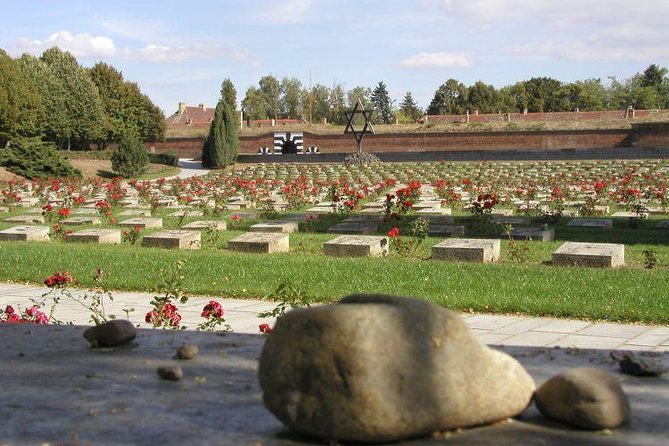 From Prague: Terezin with Admissions - Meeting point and start time, so you don’t miss the bus
