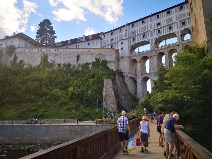 From Prague to Český Krumlov in a small group, with fun incl - Krumlov Castle: what you get, what you should check first