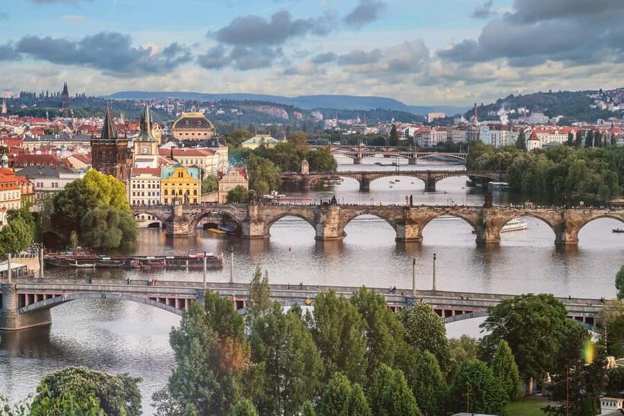 From Vienna: Day Trip to Prague and Brno with Transfer - Why this Vienna to Brno and Prague day trip feels efficient