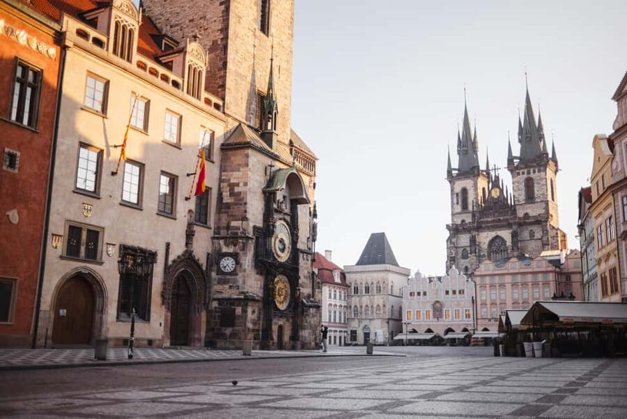 From Vienna: Day Trip to Prague and Brno with Transfer - Guide style matters on a long day, and this one usually nails it