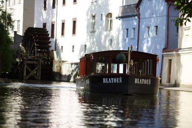 Full-Day Private Prague City tour: Prague Castle and Vltava River Cruise - Why This Private Prague Day Works When You Are Short on Time