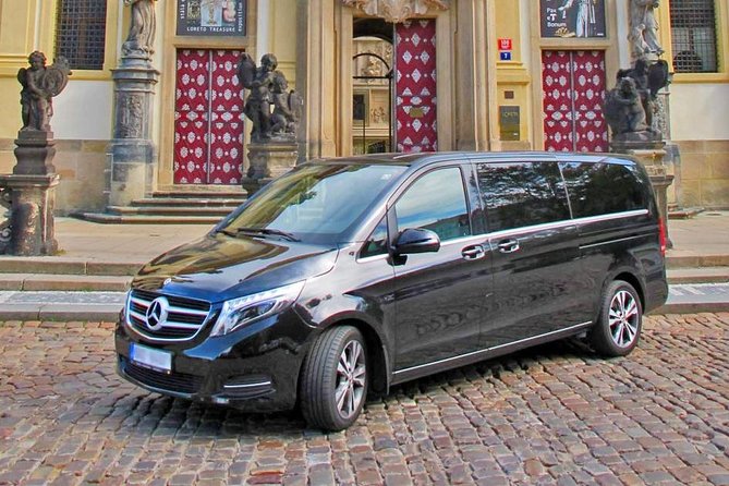 Full-Day Private Prague City tour: Prague Castle and Vltava River Cruise - Charles Bridge for Views, Then a Reset at Staroměstské náměstí