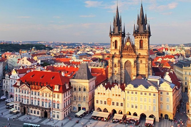 Full-Day Private Prague City tour: Prague Castle and Vltava River Cruise - Vltava River Cruise on Small Boats: A Different Prague Angle
