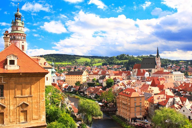 Full-Day Trip to Český Krumlov from Prague - Price and Value: Paying for Transport, Guides, and Castle Admission