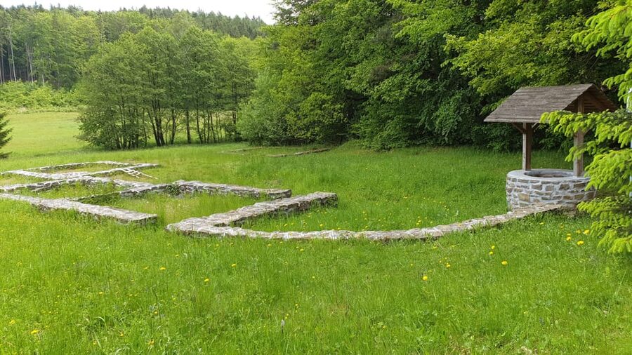 Get to know South Moravia with us. 6 hour tour. - Option 2, Balcarka Cave and the Moravian Karst’s human time depth