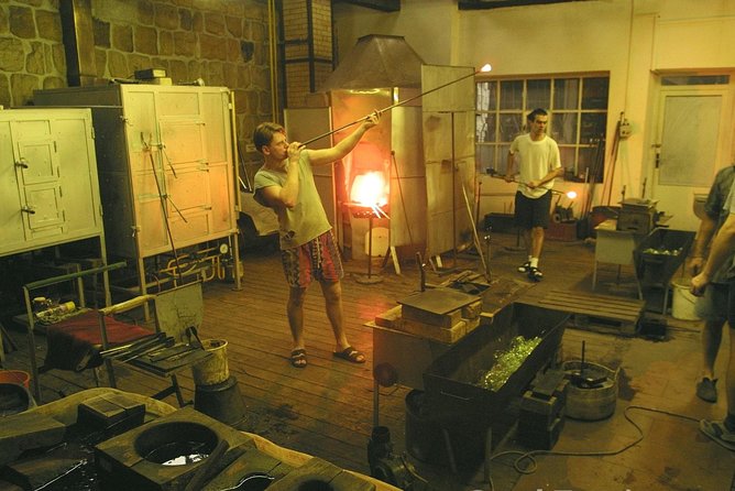 Glass and Brewery Day Trip from Prague - Ruckl Glassworks in Nizbor: watching crystal become objects