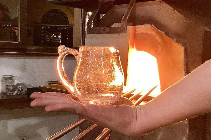 Glass blowing in Prague - Where to fit it into your Prague day