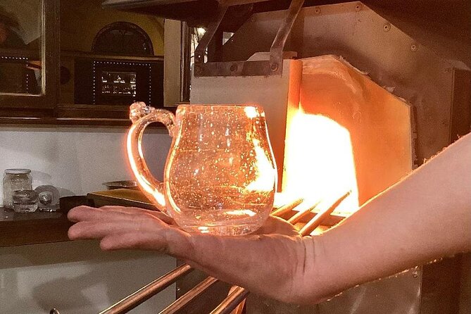 Glass blowing in Prague - Who should book this glassblowing experience