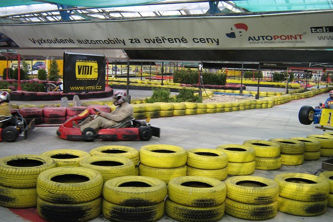 Go-Karting in Prague - Racing the indoor circuit: your 3 heat strategy