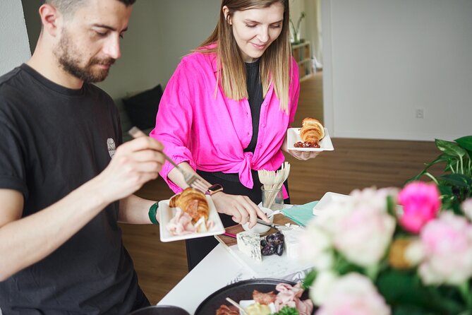 Gourmet Brunch with Chef: Unlimited Drinks & Stunning River Views - The Real Value: Hospitality, Stories, and Sightseeing Tips