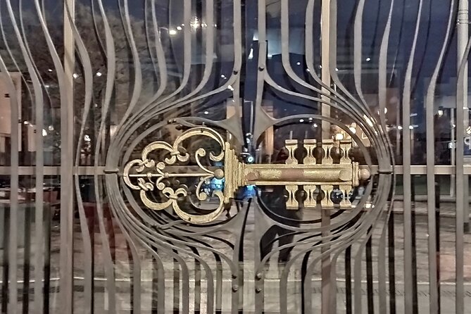 Guided Old Town & Jewish quarter Walking Tour Prague (Tip-based) - Prasná brána: the old and new town border in a single gate stop