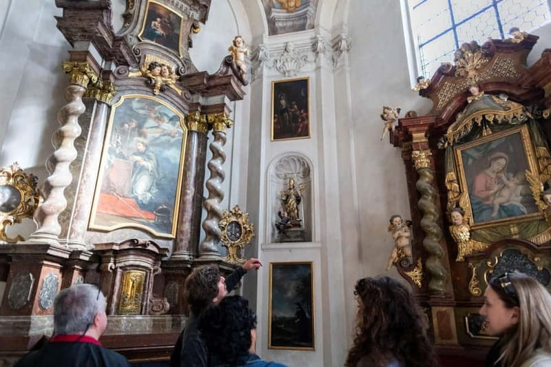 Guided Tour of Prague Castle with Ticket and Transport - Golden Lane Finish: Where Tiny Houses Steal the Show