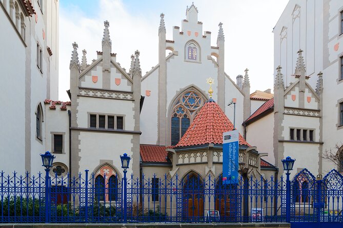Half-day Private Tour of Prague's Charming Jewish Quarter - The guide is the real difference, especially for families