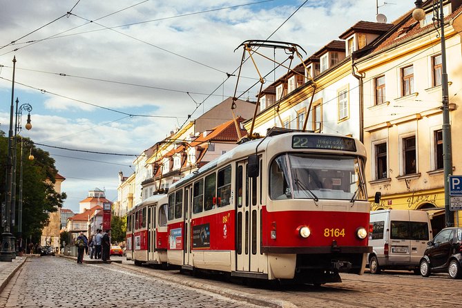 Highlights & Hidden Gems With Locals: Best of Prague Private Walking Tour - What it’s like with different guides, and why that affects your day