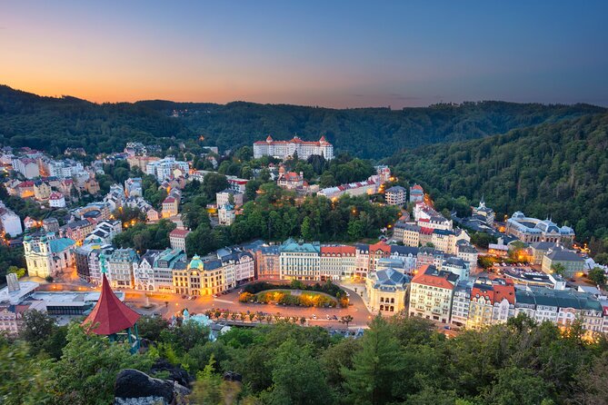 Karlovy Vary All-Inclusive from Prague: Springs, Views & Culture - Stop 1 in Prague: Why the Day Trip Starts With Intent