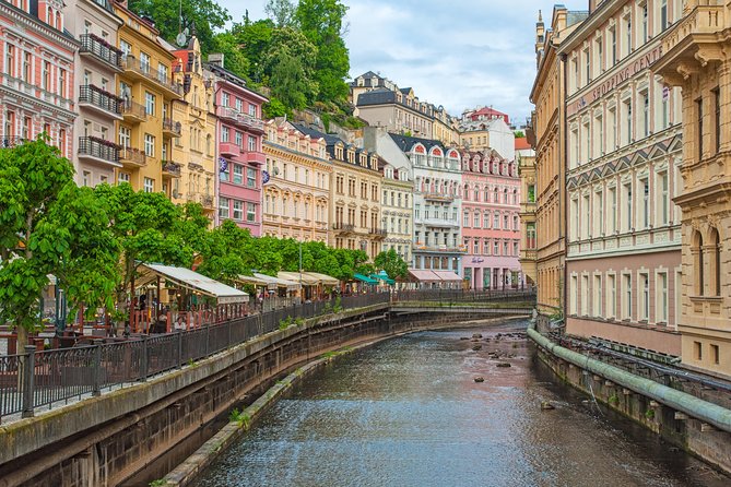 Karlovy Vary Full Day Tour from Prague - The guide experience: small group attention, big differences in style