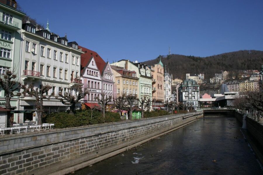 Karlovy Vary & Marianske Lazne Tour from Prague with Lunch - Price and value: what $105 buys you in real time