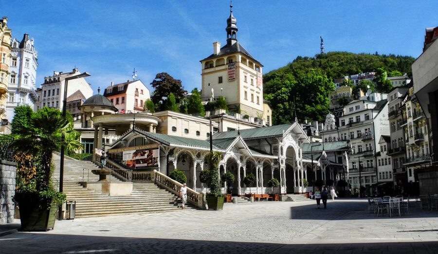 Karlovy Vary - the world famous spa - Small-vehicle departures and why you should ask early