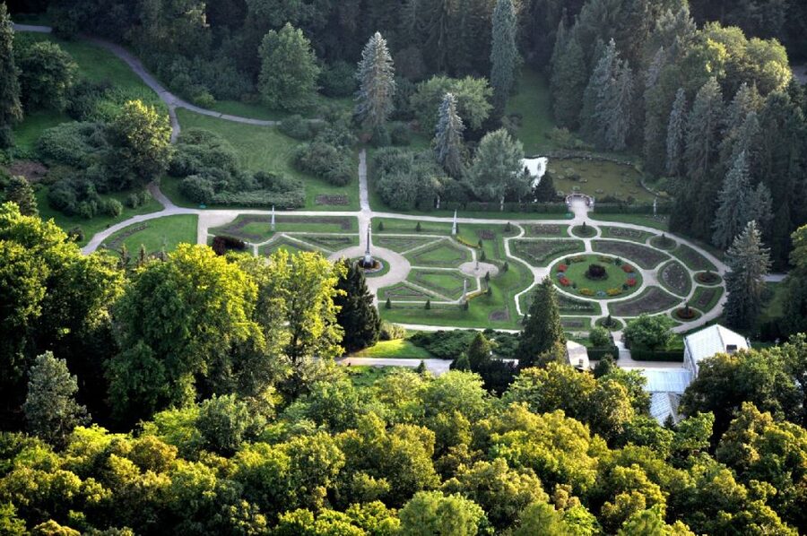 Konopiště: Chateau Tour from Prague - The guided tour vs audio guide: how language can change everything