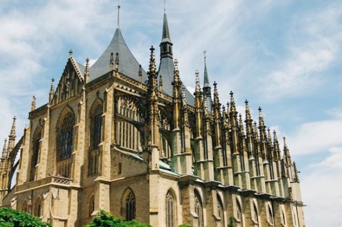 Kutna Hora Day Tour Including Sedlec Ossuary from Prague - The 20-Minute Break at Praha Hlavní Nádraží