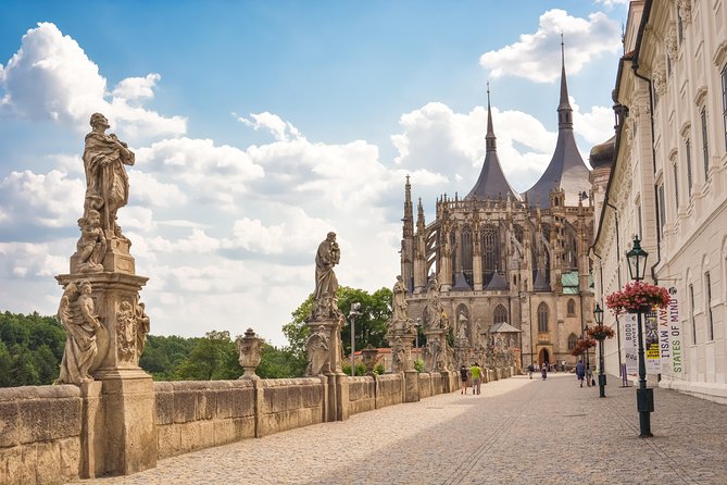 Kutna Hora Private Day Trip from Prague by Train - Sedlec Ossuary: a 15-minute visit with a long after-effect