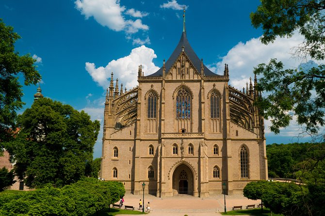 Kutna Hora Private day trip from Prague with lunch, admission and local treat - Private transportation from Prague that actually feels like part of the tour