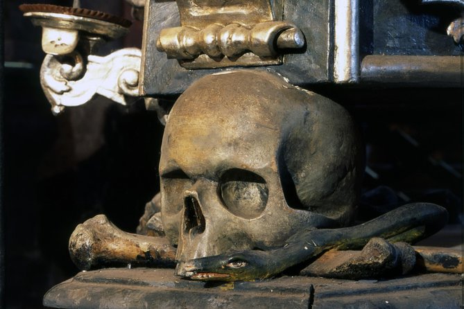 Kutna Hora & St. Barbara Cathedral & Ossuary - Stop 4: Vlassky dvur area, a final streetscape breather