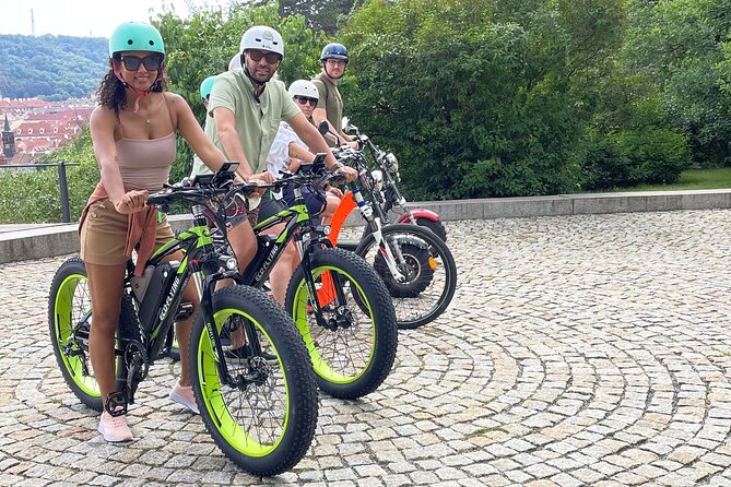 Live-Guided e-Scooter Tour of the Old Town of Prague, 60 min - Guides, photos, and the fun factor that shows up fast