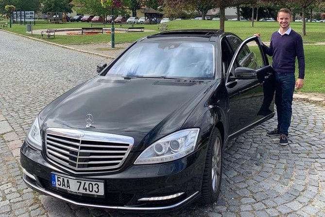 LUXURY Personal Tour of Prague with PERSONAL PRAGUE GUIDE - A private Prague day with hotel pickup, air-conditioning, and a clear plan