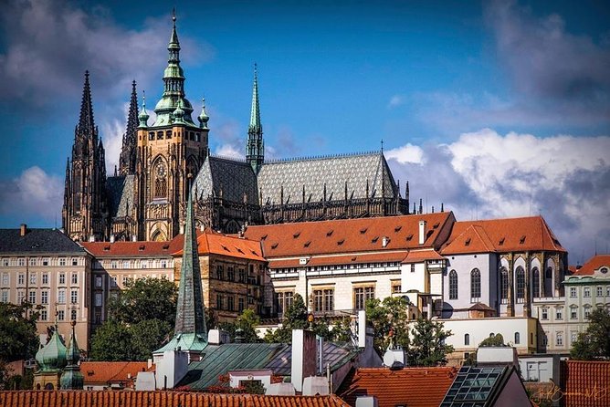 LUXURY Personal Tour of Prague with PERSONAL PRAGUE GUIDE - Golden Lane and the interior fortification wall: your 45-minute spooky set-piece