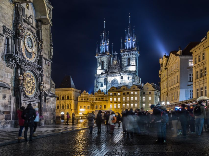 Mystical Night Tour of Prague - The first 15 minutes in Old Town: set the mood fast