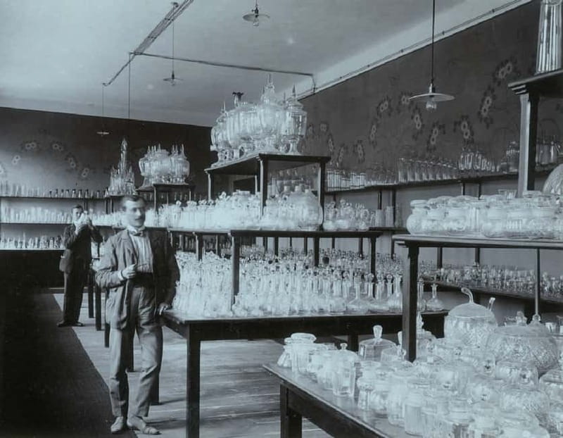 Nizbor Glass Factory Tour - Who should book this glass factory tour
