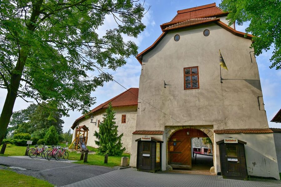 Ostrava: Entrance to Silesian Ostrava Castle - Guided tours in Czech: what days they run