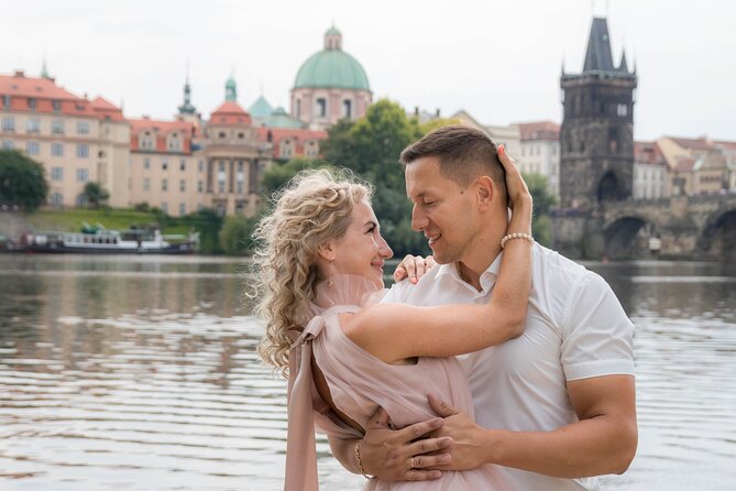 Photo Shoot for couple in Prague - How this Prague couple photoshoot really works in 90 minutes