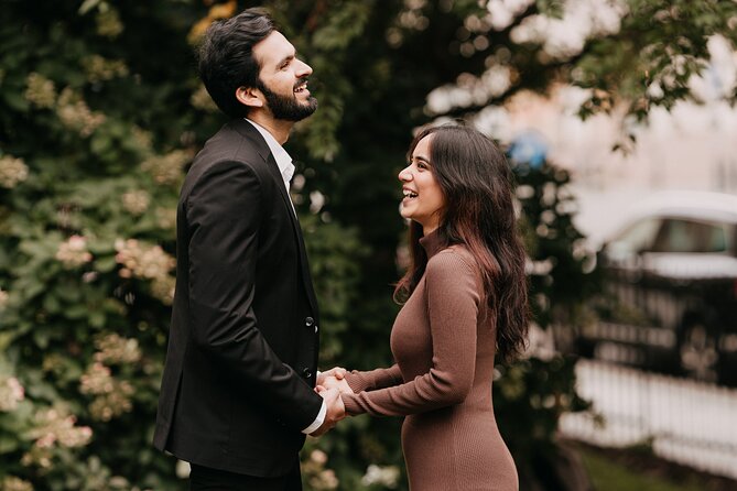 Photographer in Prague - Couple, engagement & portrait photoshoot - How the 1-hour Prague couple session flows