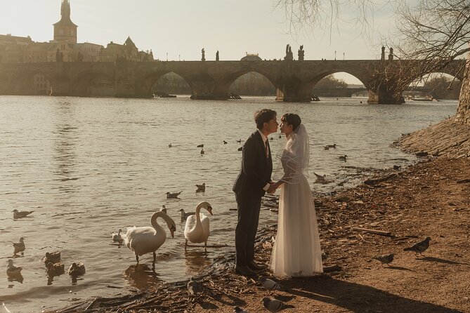 Photographer in Prague, private photoshoot - Stop 1: Old Town Hall and the Astronomical Clock portraits