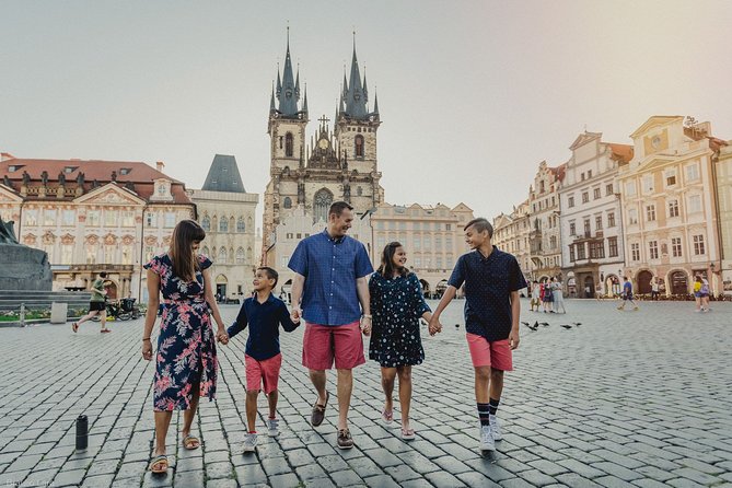 photoshoot in prague - Charles Bridge Finish: Romantic Frames With Less Stress