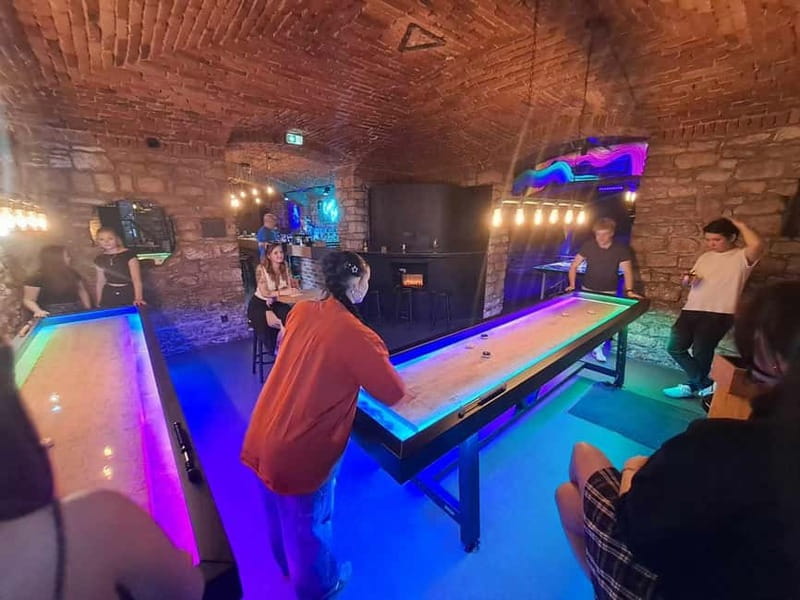 Ping pong or shuffleboard for up to 6 players - Key things I’d plan around