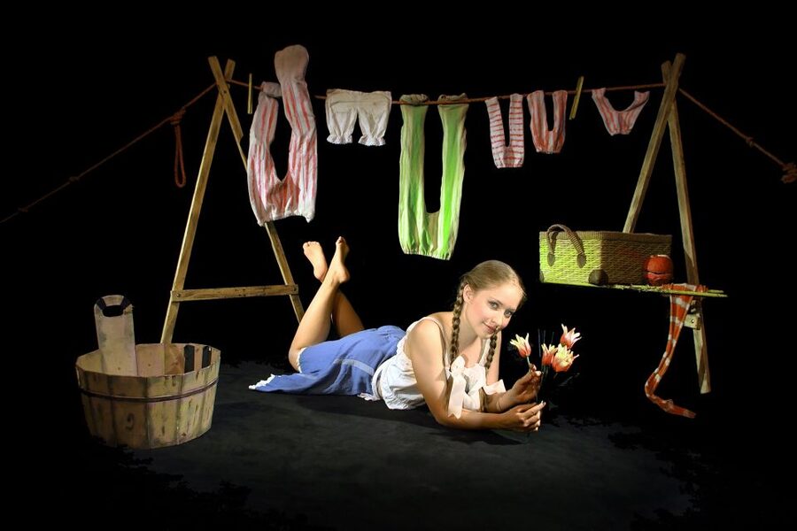 Prague: 1.5-Hour Black Light Theater Srnec Performance - Who should book this black light performance?