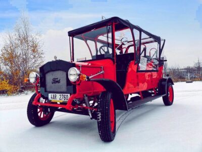 1.5–Hour Vintage Car Tour
